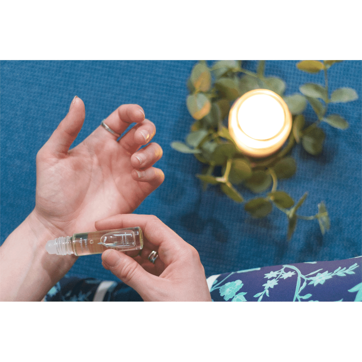 Ground Sandalwood & Frankincense Rollerball Oil 10ml